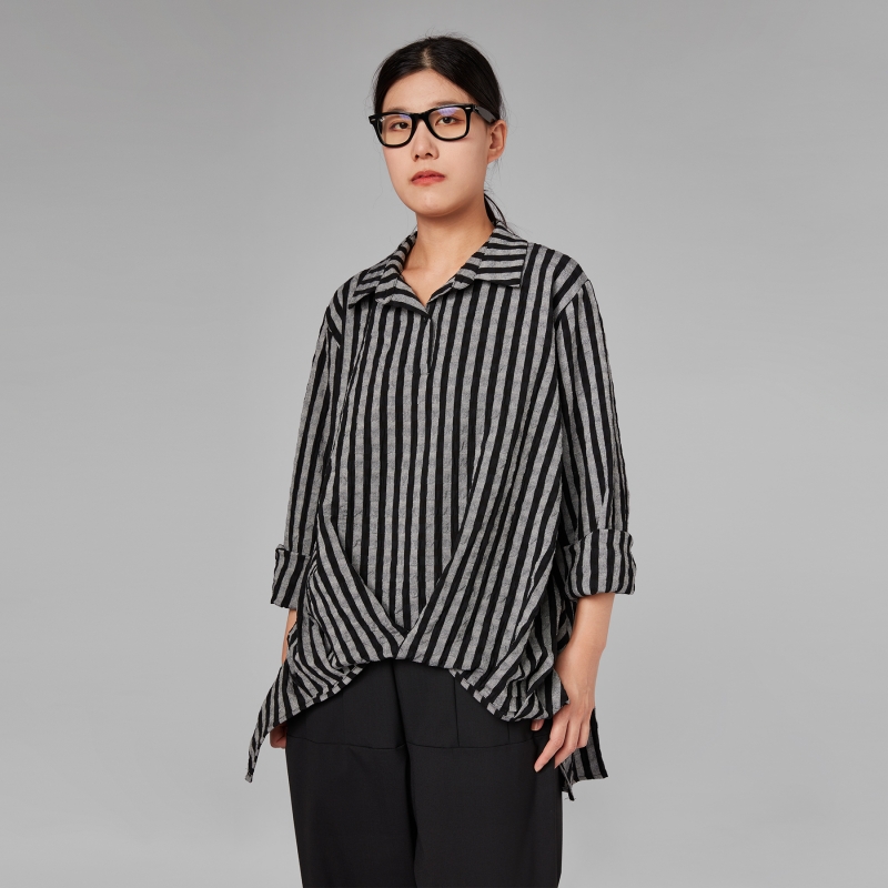 CROSSED BLOUSE IN STRIPED...